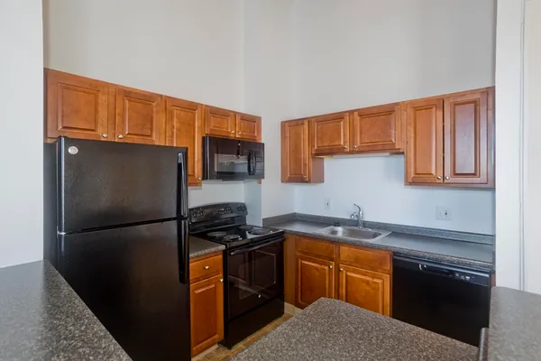 $1,820 | 45 Willow Street, Unit 1, Springfield, MA 01103