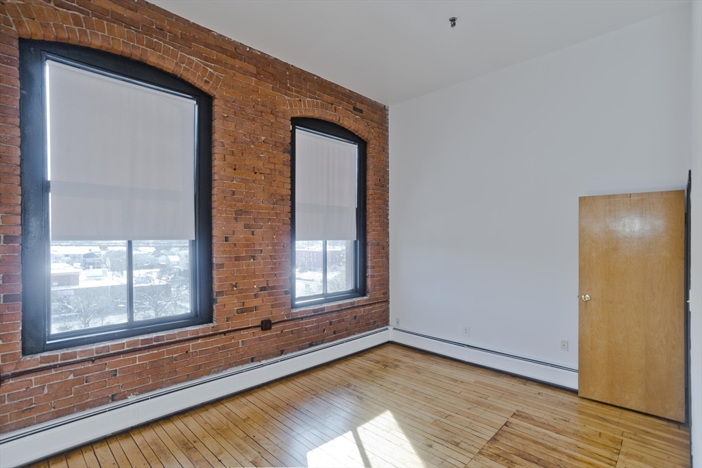 45 Willow Street, Unit 1 Springfield, MA 01103 - Photo 10 of 31