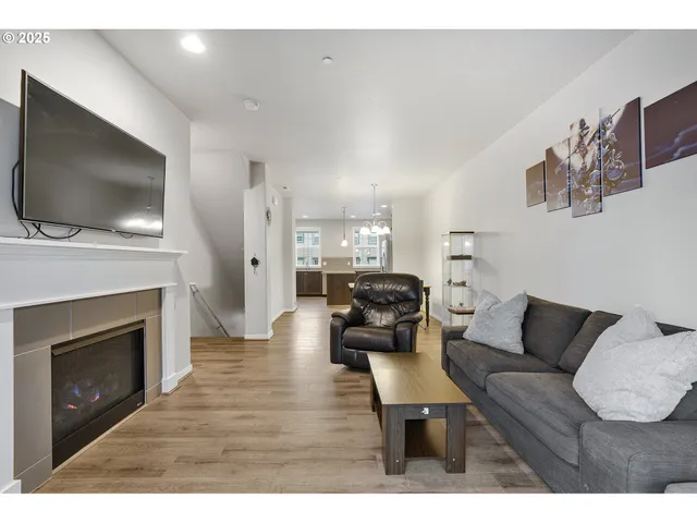 $370,000 | 28829 Southwest Villebois Drive, Wilsonville, OR 97070