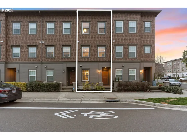 $370,000 | 28829 Southwest Villebois Drive, Wilsonville, OR 97070