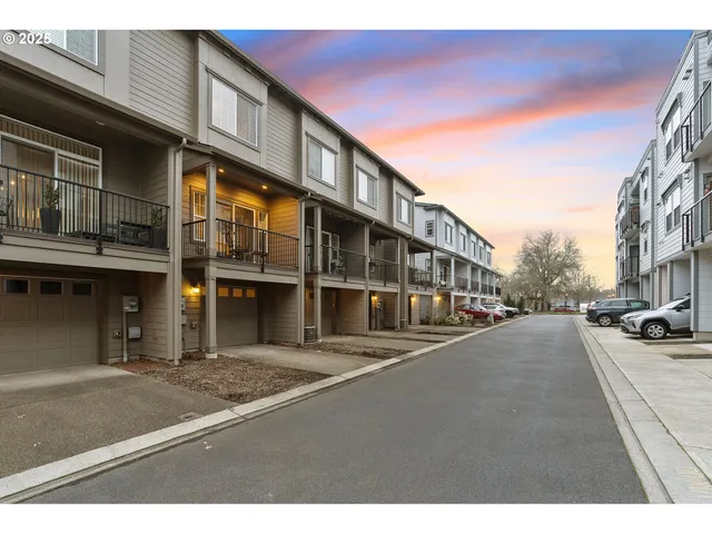 $370,000 | 28829 Southwest Villebois Drive, Wilsonville, OR 97070