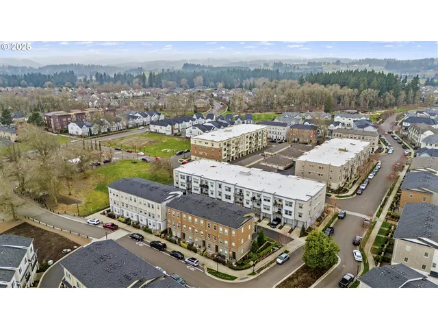 $370,000 | 28829 Southwest Villebois Drive, Wilsonville, OR 97070