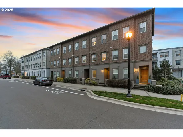 $370,000 | 28829 Southwest Villebois Drive, Wilsonville, OR 97070