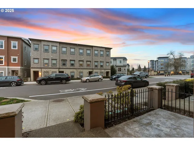 $370,000 | 28829 Southwest Villebois Drive, Wilsonville, OR 97070