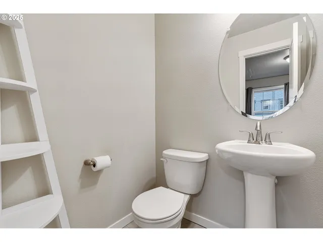 $370,000 | 28829 Southwest Villebois Drive, Wilsonville, OR 97070