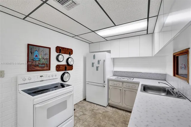 $499,000 | 6622 Raleigh Street, Hollywood, FL 33024