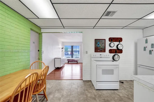 $499,000 | 6622 Raleigh Street, Hollywood, FL 33024