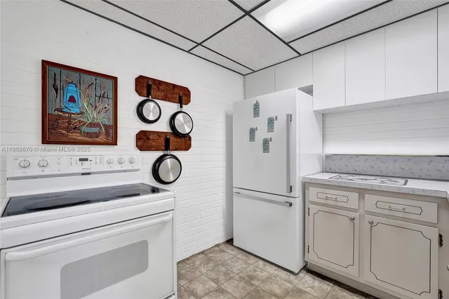 $499,000 | 6622 Raleigh Street, Hollywood, FL 33024