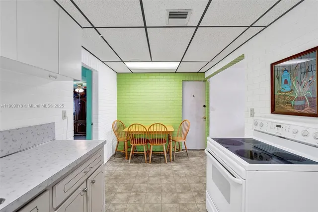 $499,000 | 6622 Raleigh Street, Hollywood, FL 33024