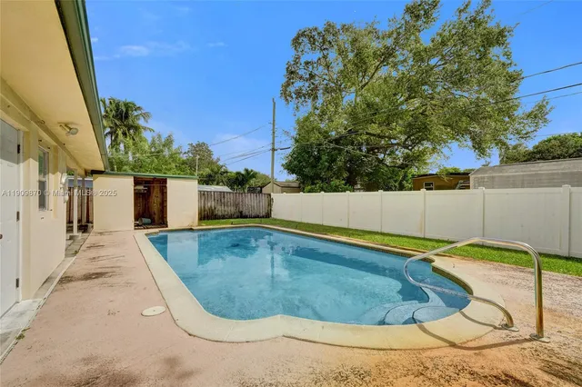 $499,000 | 6622 Raleigh Street, Hollywood, FL 33024