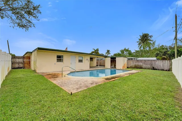 $499,000 | 6622 Raleigh Street, Hollywood, FL 33024