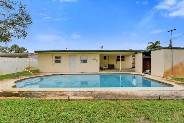 $499,000 | 6622 Raleigh Street, Hollywood, FL 33024