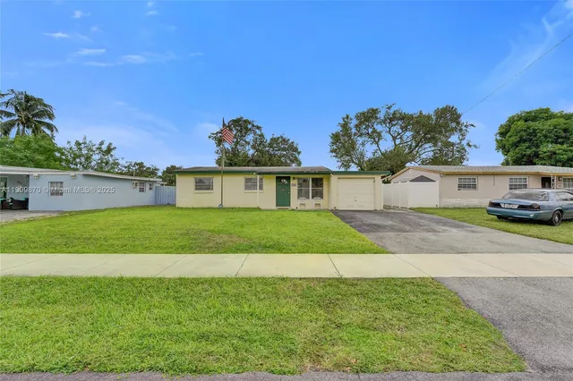 $499,000 | 6622 Raleigh Street, Hollywood, FL 33024