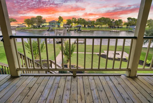 $596,862 | 766 County Road 206, Sargent, TX 77414