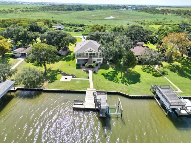 $596,862 | 766 County Road 206, Sargent, TX 77414