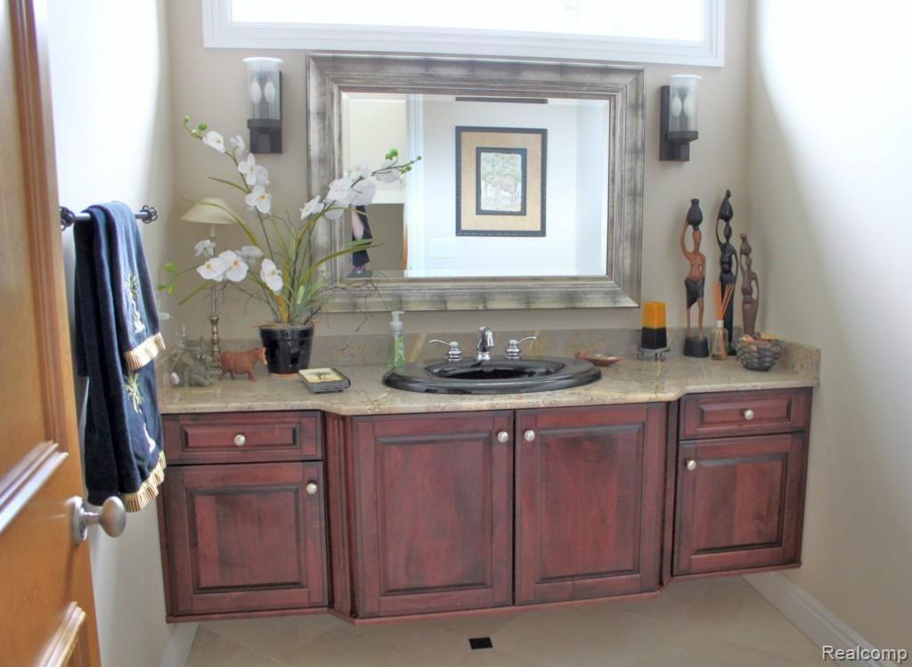 4774 Crestone Way Rochester, MI 48306 - Photo 12 of 88 Formal Powder Room