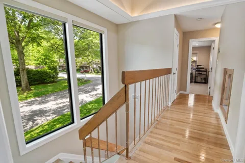 $999,000 | 225 Hamlet Drive, Jericho, NY 11753