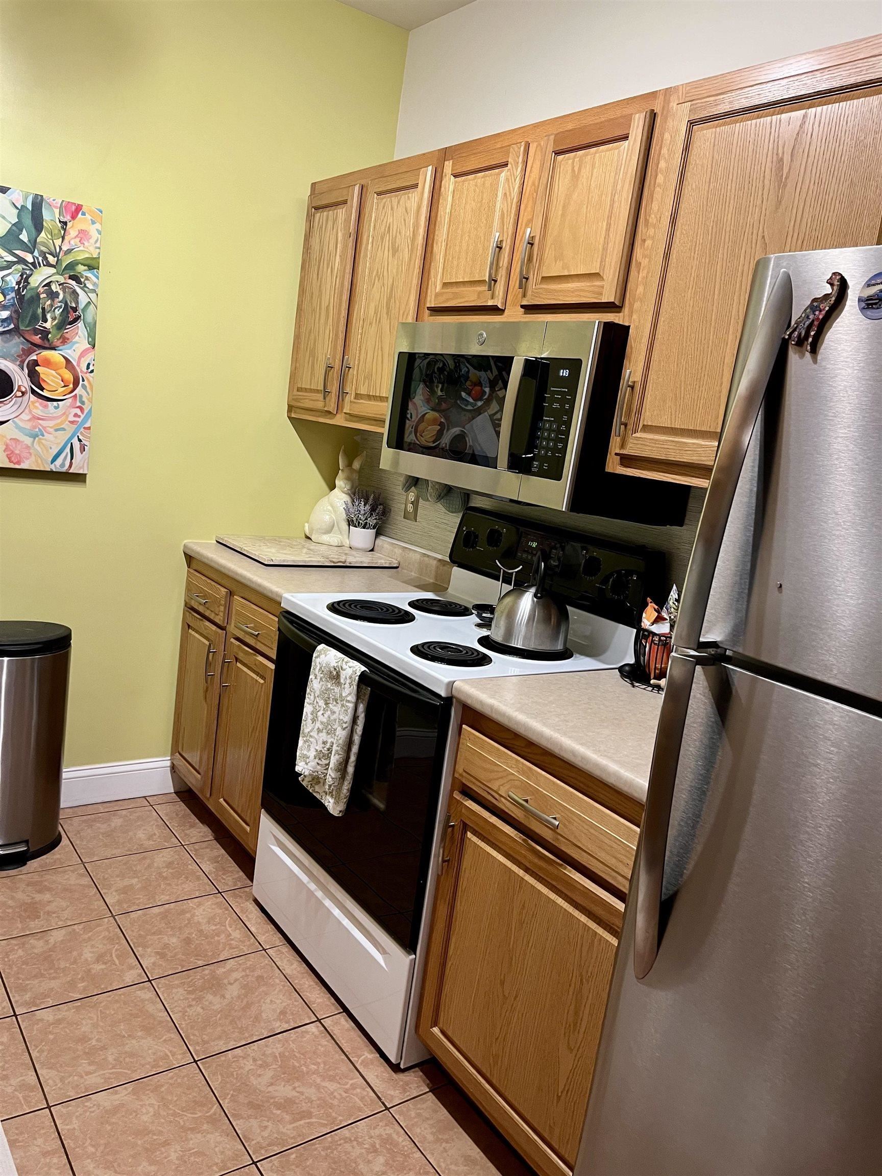 18 Harbor Avenue, Unit 304 Nashua, NH 03060 - Photo 3 of 14