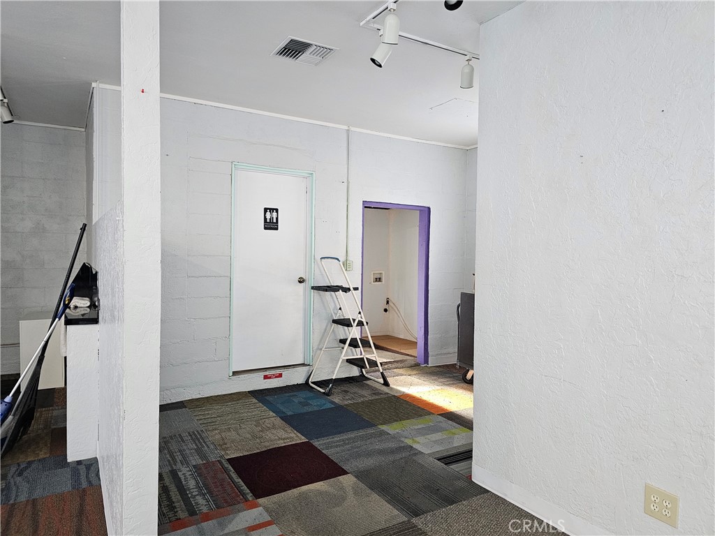 21298 Calistoga Road Middletown, CA 95461 - Photo 11 of 38 Gallery Image 11