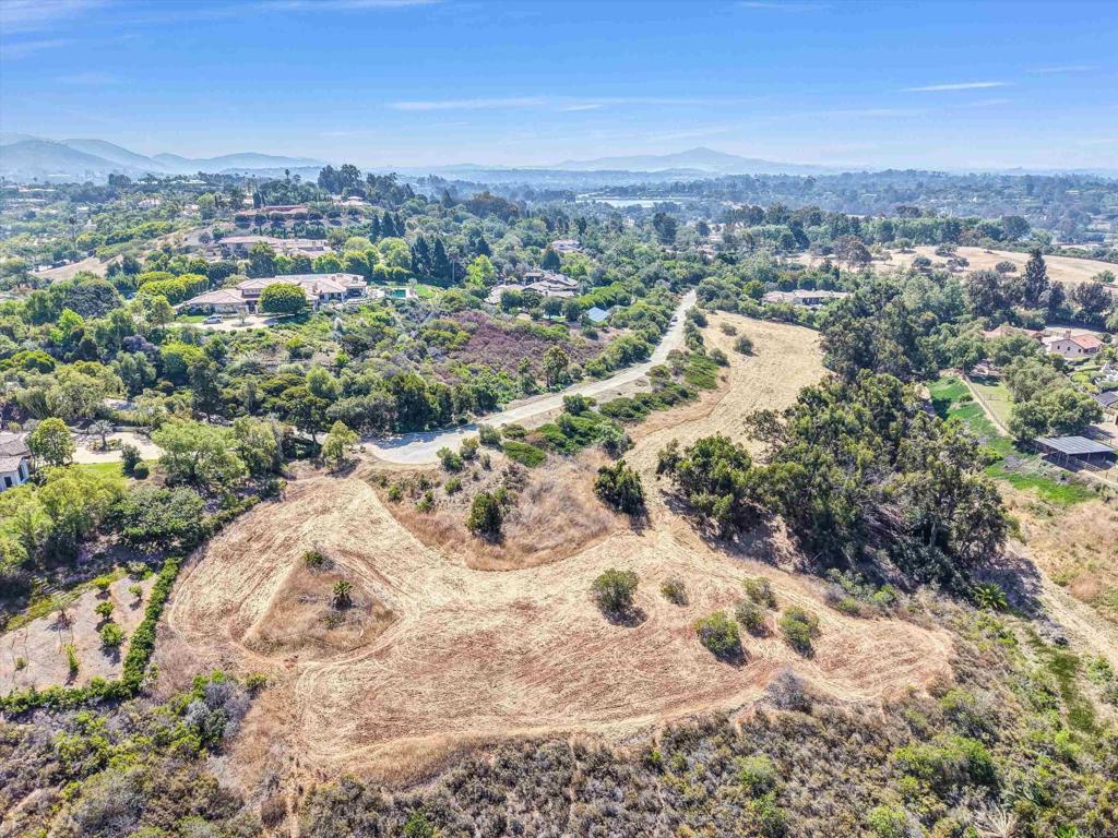Colina Fuerte Rancho Santa Fe, CA 92067 - Photo 5 of 15 a view of a city