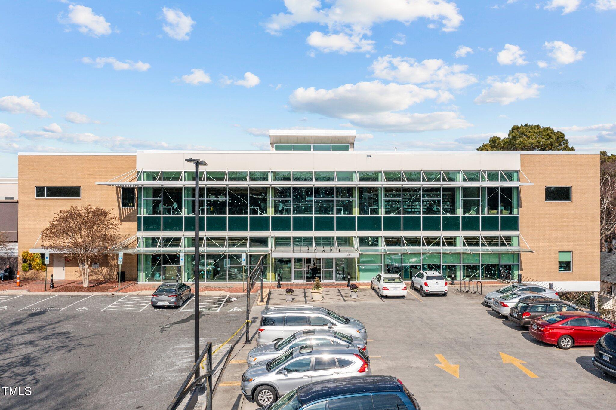 618 North Boylan Avenue, Unit 1032 Raleigh, NC 27603 - Photo 55 of 69 a view of a building with sitting area