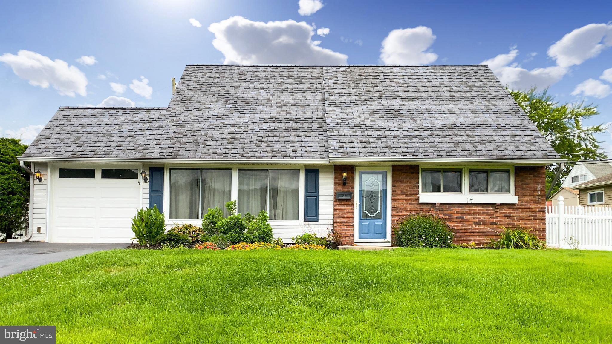 15 Towpath Road Levittown, PA 19056 - Photo 2 of 30