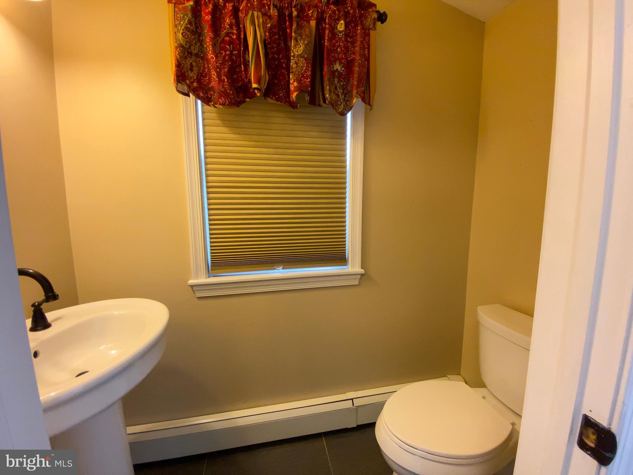 15 Towpath Road Levittown, PA 19056 - Photo 14 of 30 Powder Room