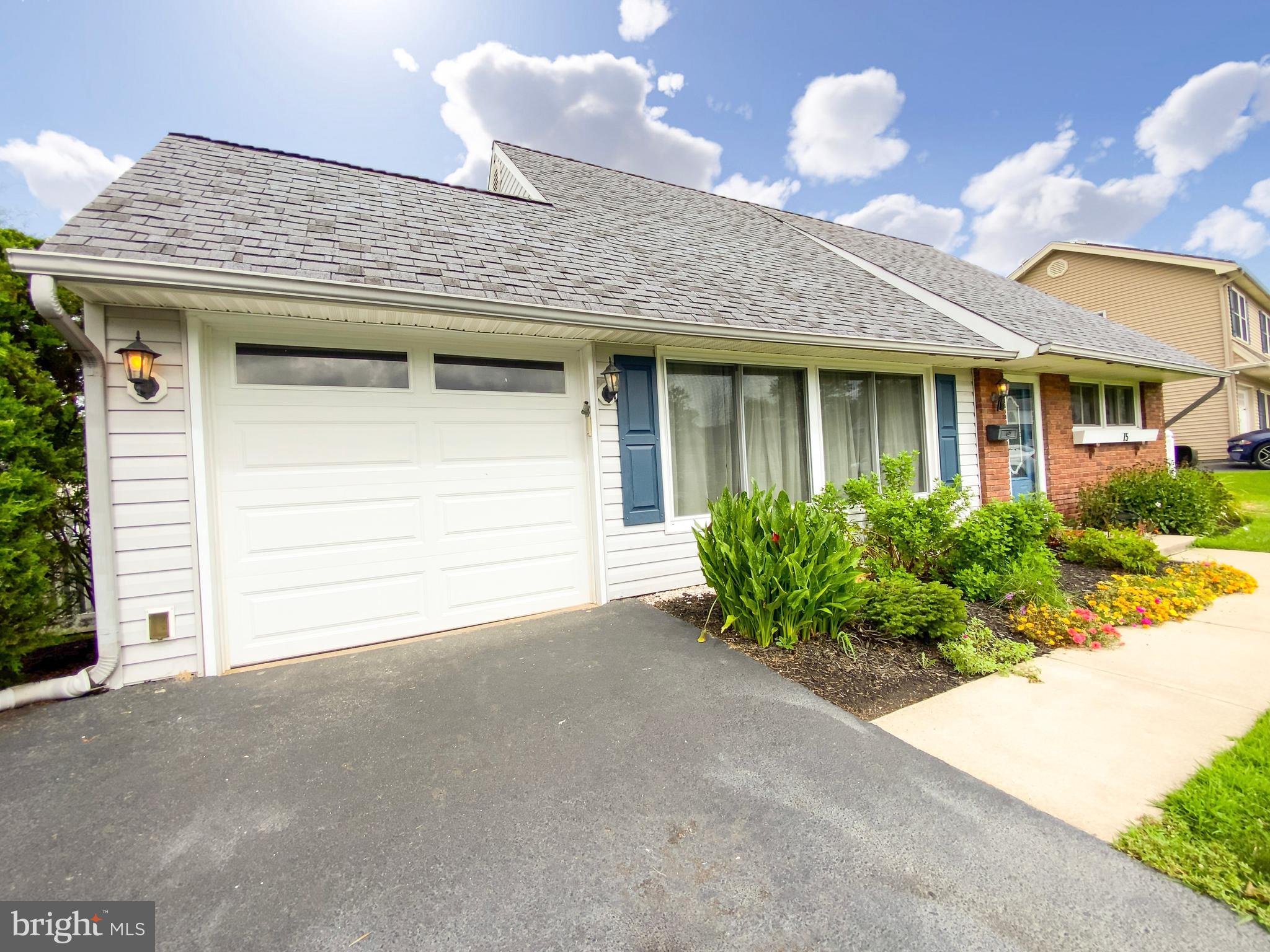 15 Towpath Road Levittown, PA 19056 - Photo 3 of 30 Garage