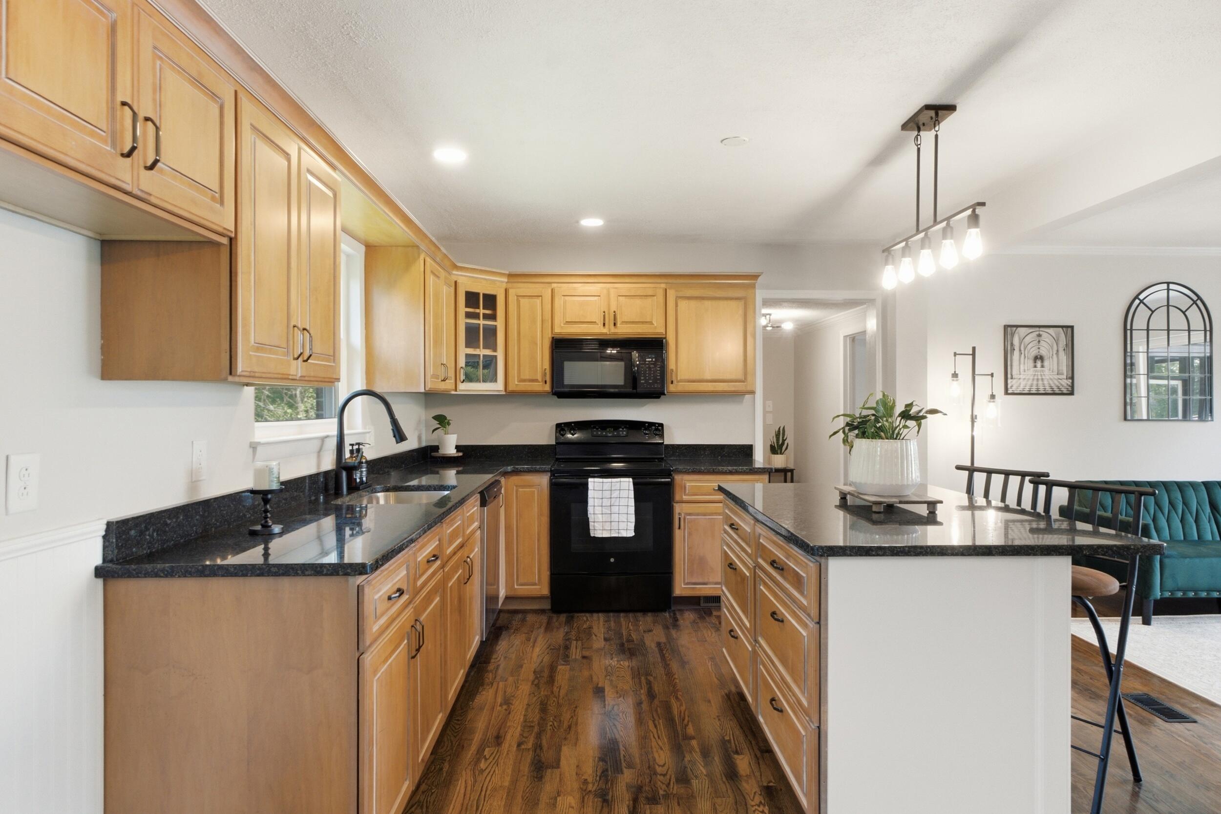8228 Pine Ridge Road Ooltewah, TN 37363 - Photo 9 of 26 Kitchen