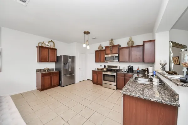 $2,500 | 9423 Grand Spark Drive, Iowa Colony, TX 77583