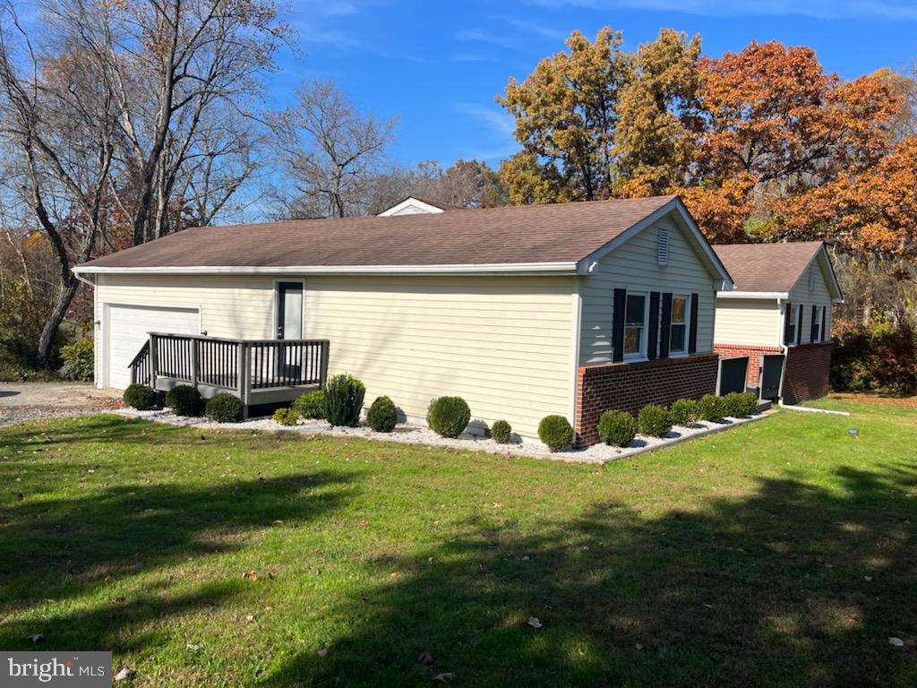 96 5th Avenue Elkton, MD 21921 - Photo 22 of 30 Side View by driveway and Garage