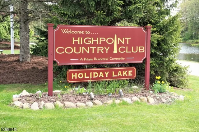 $189,000 | 384 Lake Shore South, Unit B, Montague, NJ 07827