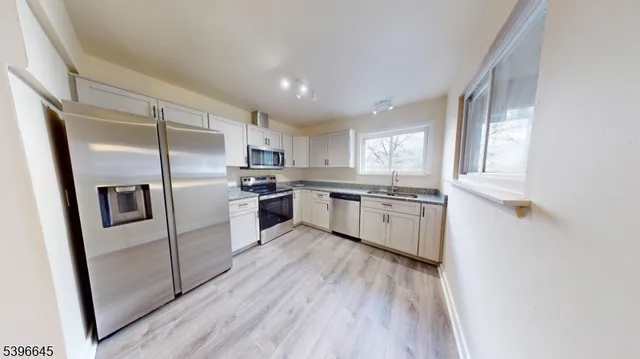 $189,000 | 384 Lake Shore South, Unit B, Montague, NJ 07827