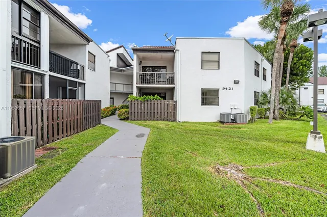 $2,475 | 9421 Fontainebleau Boulevard, Unit 10135, Miami, FL 33172