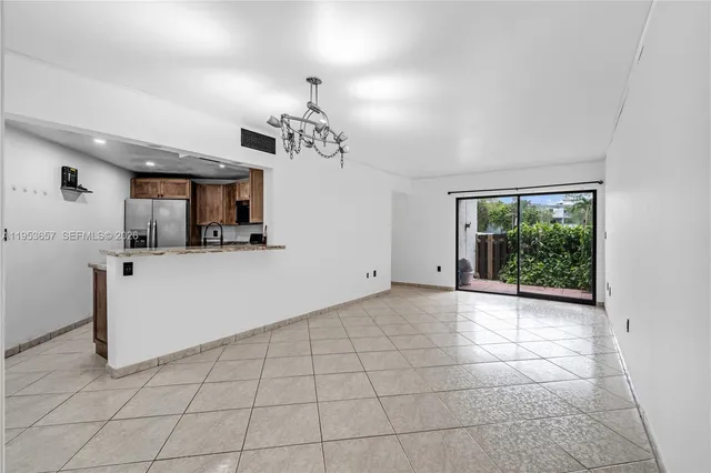 $2,475 | 9421 Fontainebleau Boulevard, Unit 10135, Miami, FL 33172