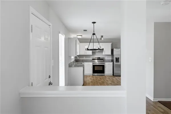 $2,600 | 1098 Village Creek, Jonesboro, GA 30238