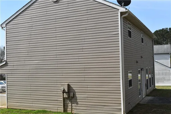 $2,600 | 1098 Village Creek, Jonesboro, GA 30238