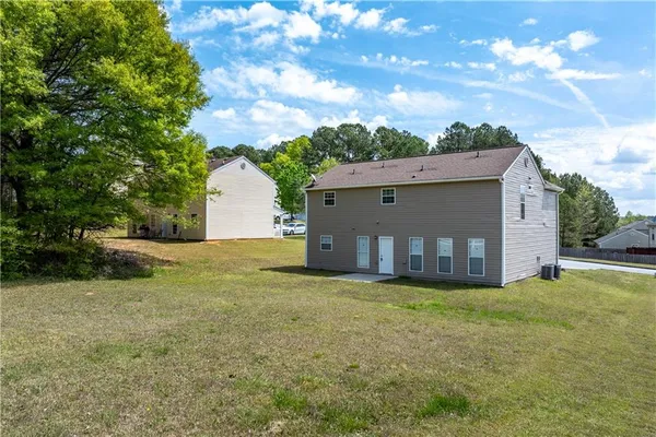 $2,600 | 1098 Village Creek, Jonesboro, GA 30238