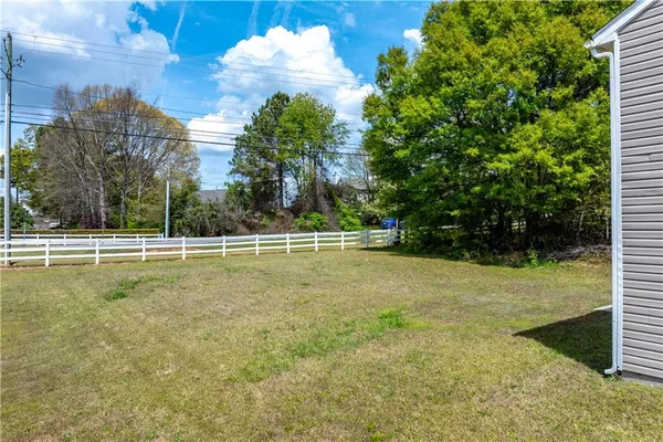 $2,600 | 1098 Village Creek, Jonesboro, GA 30238