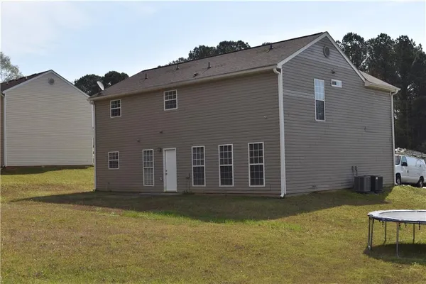 $2,600 | 1098 Village Creek, Jonesboro, GA 30238