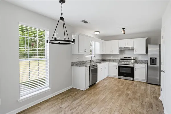 $2,600 | 1098 Village Creek, Jonesboro, GA 30238