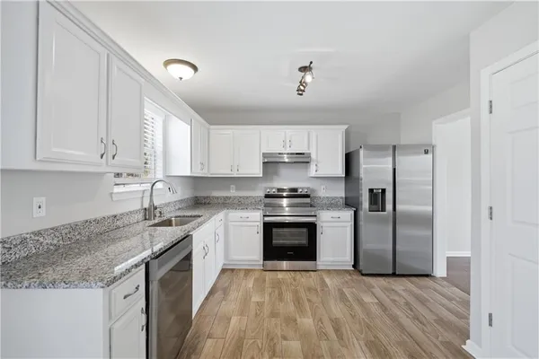 $2,600 | 1098 Village Creek, Jonesboro, GA 30238