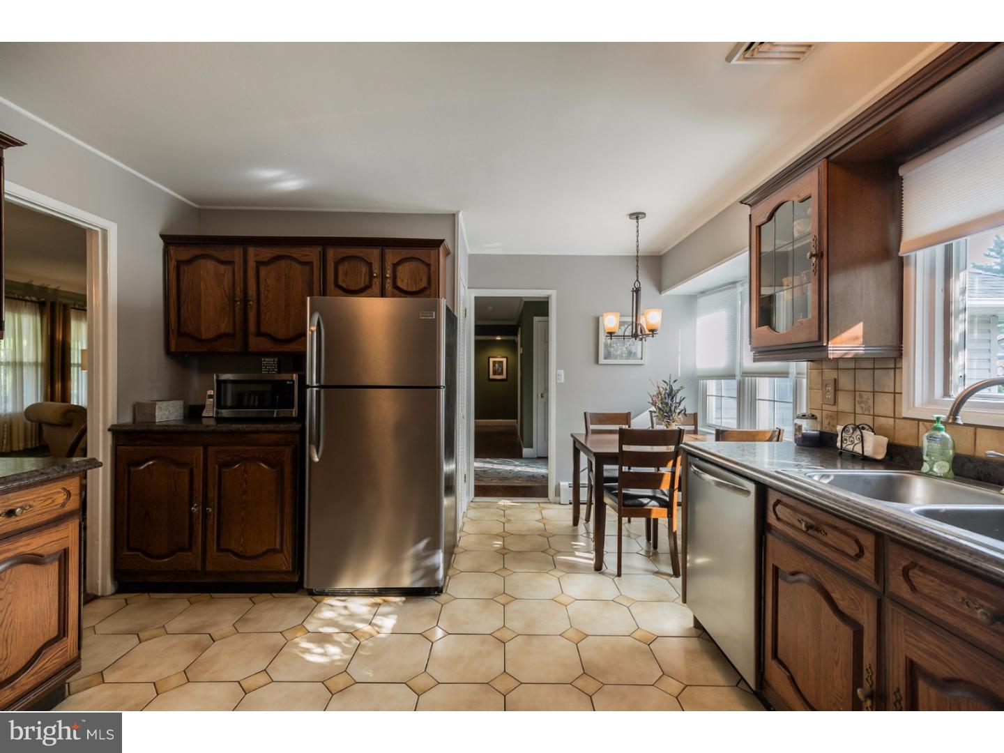 9 Red Ridge Road Levittown, PA 19056 - Photo 11 of 25 Kitchen
