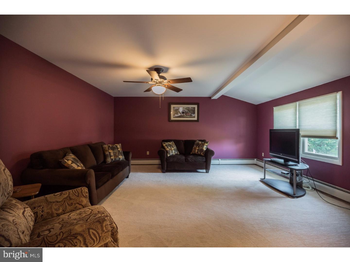 9 Red Ridge Road Levittown, PA 19056 - Photo 12 of 25 Great Room