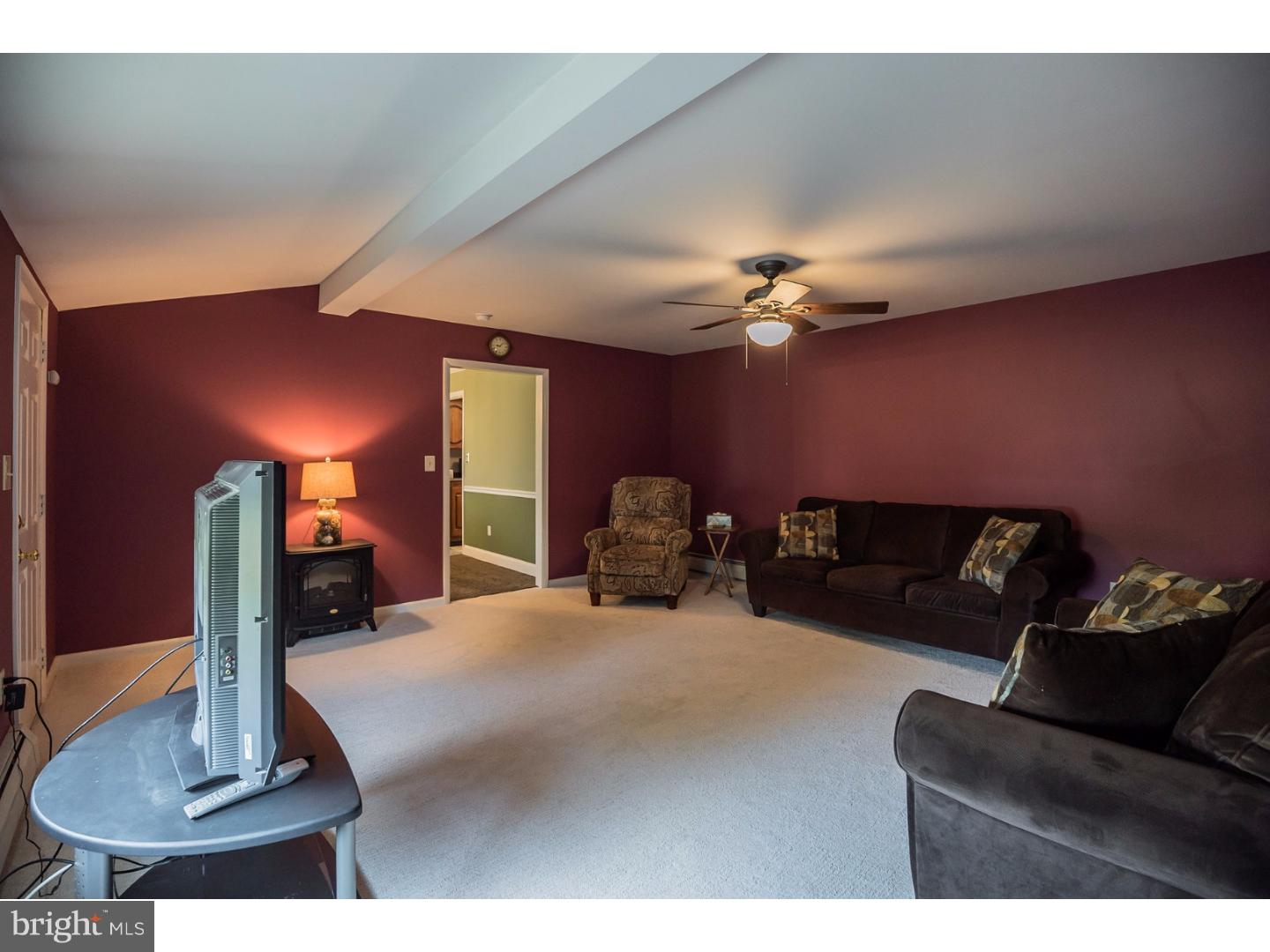 9 Red Ridge Road Levittown, PA 19056 - Photo 13 of 25 Great Room
