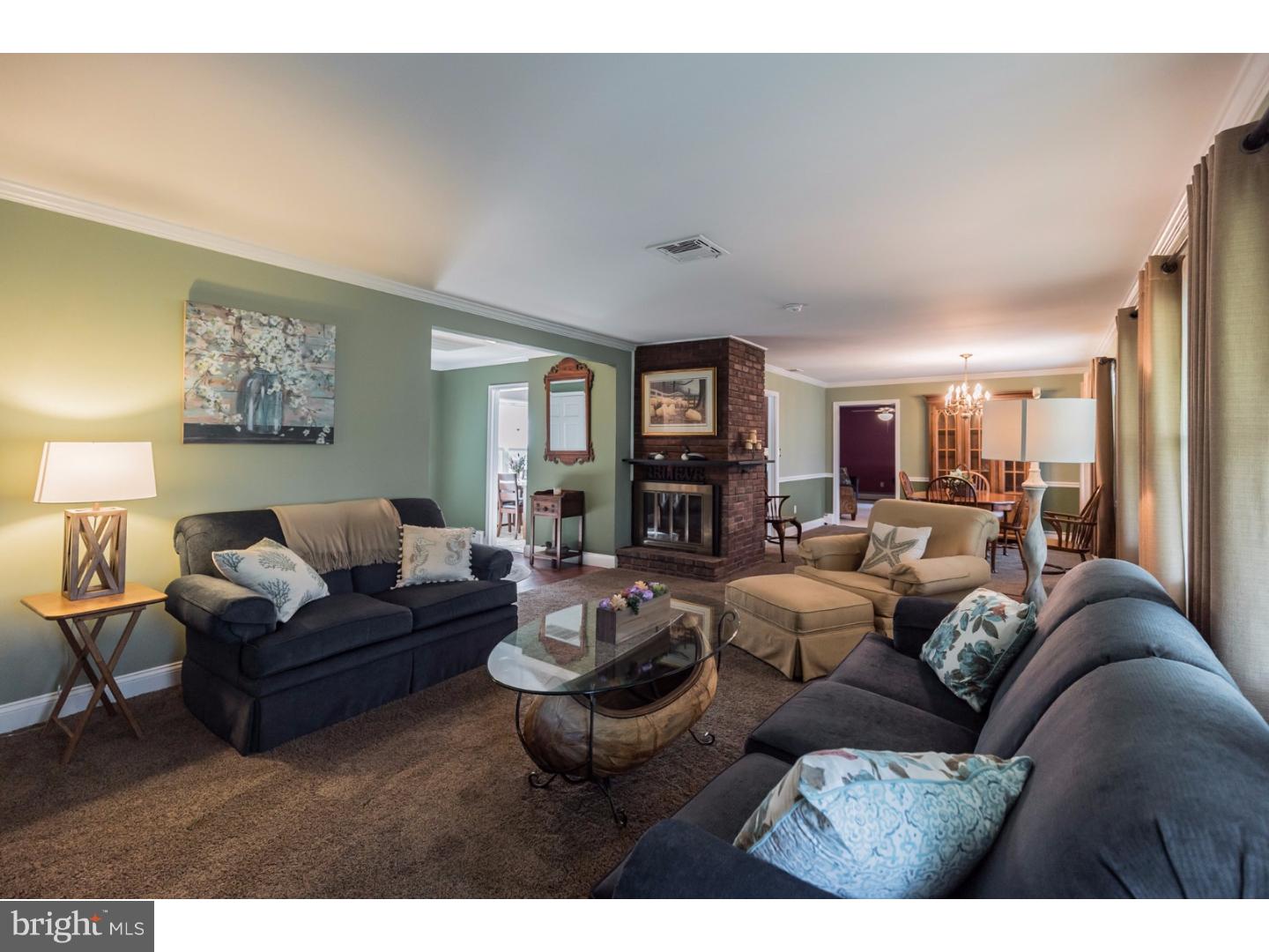 9 Red Ridge Road Levittown, PA 19056 - Photo 3 of 25 Living Room