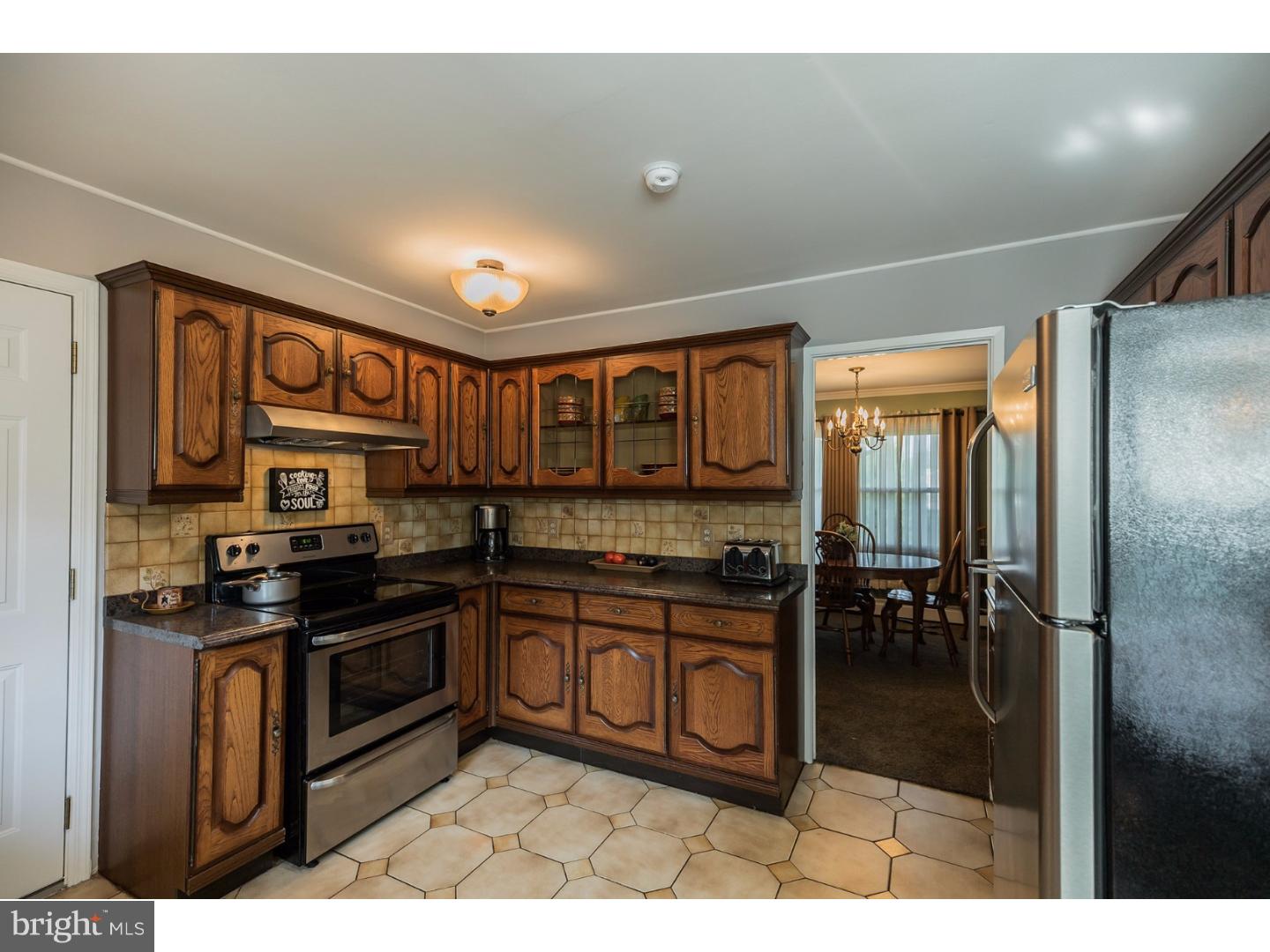 9 Red Ridge Road Levittown, PA 19056 - Photo 8 of 25 Kitchen