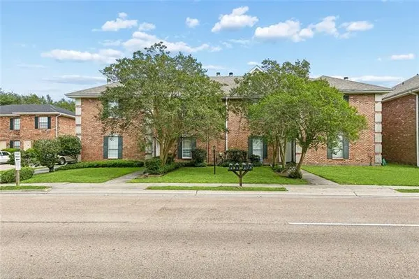 $185,000 | 4104 Chateau Boulevard, Unit I, Kenner, LA 70065