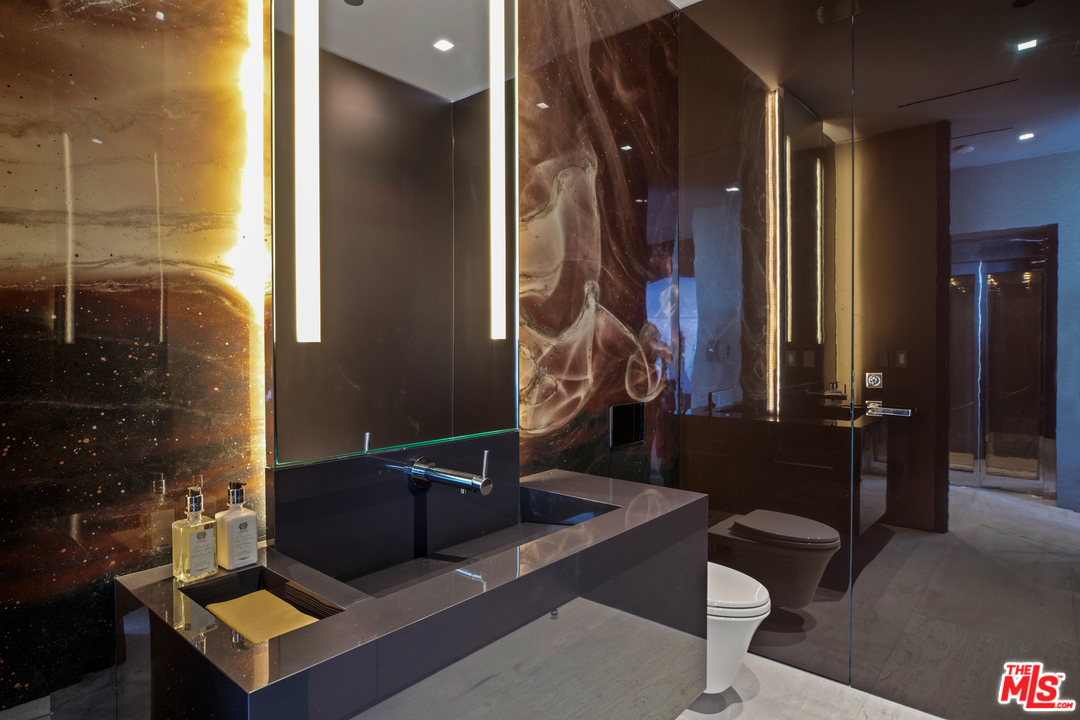 1426 Summitridge Drive Beverly Hills, CA 90210 - Photo 16 of 54