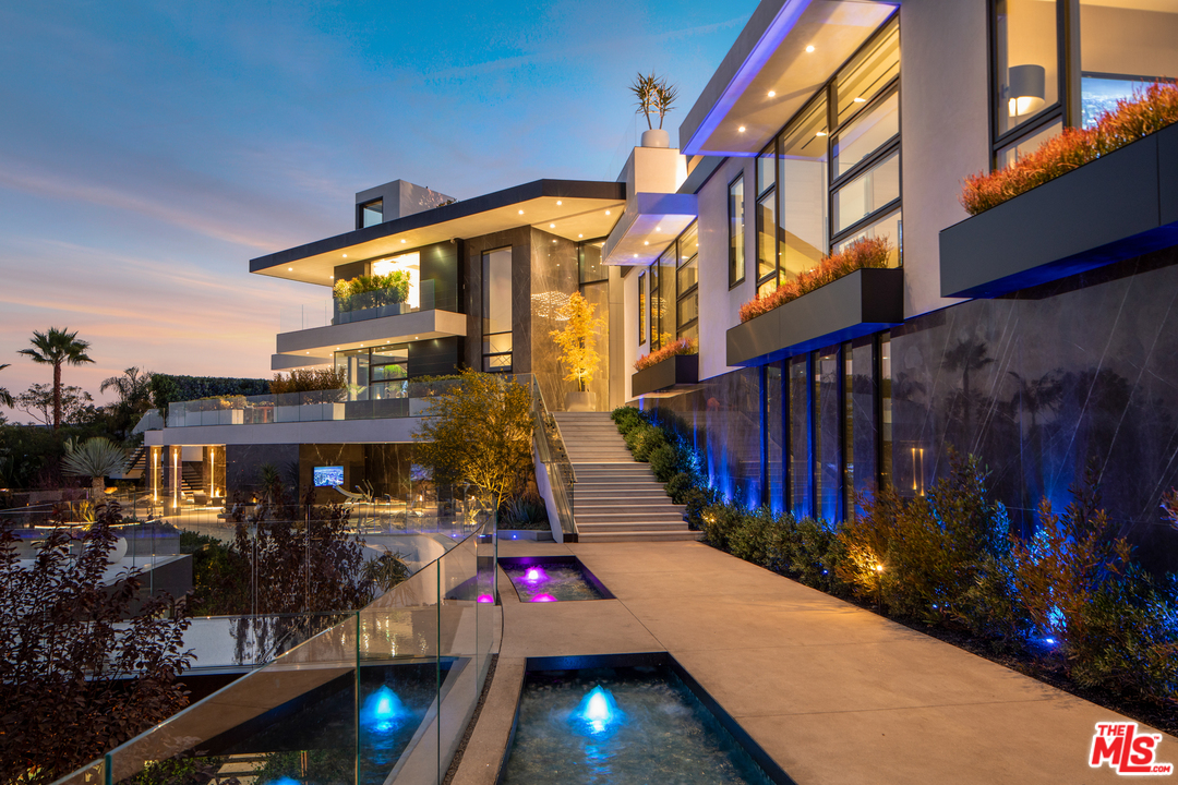 1426 Summitridge Drive Beverly Hills, CA 90210 - Photo 3 of 54